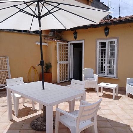 Appartement Attico Con Terrazza Santa Cecilia à Rome Extérieur photo