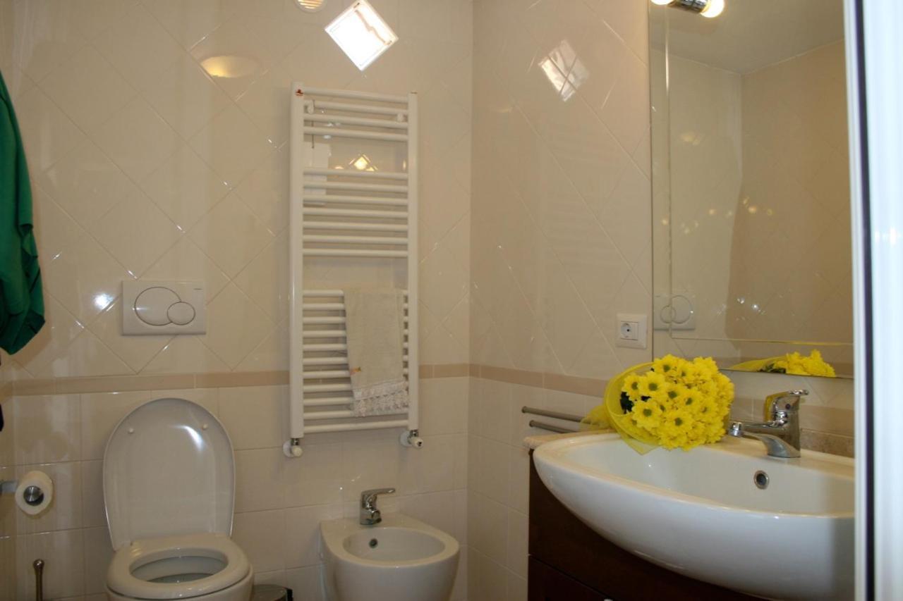 Appartement Attico Con Terrazza Santa Cecilia à Rome Extérieur photo